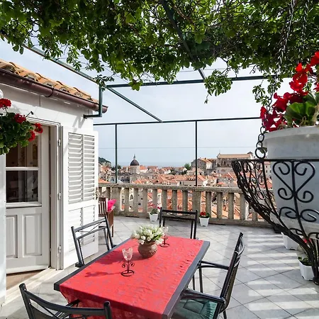 Little Star Ντουμπρόβνικ